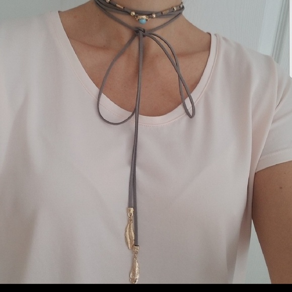 Gray Beaded Wrap Around Feather Necklace - Picture 2 of 3